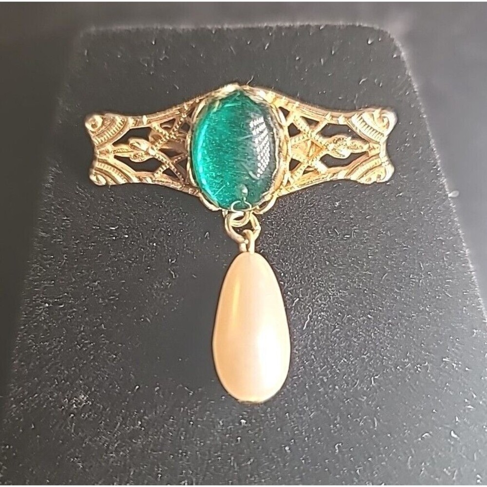 Vintage Gold Tone Faux Emerald Teardrop Dangle Brooch Pin